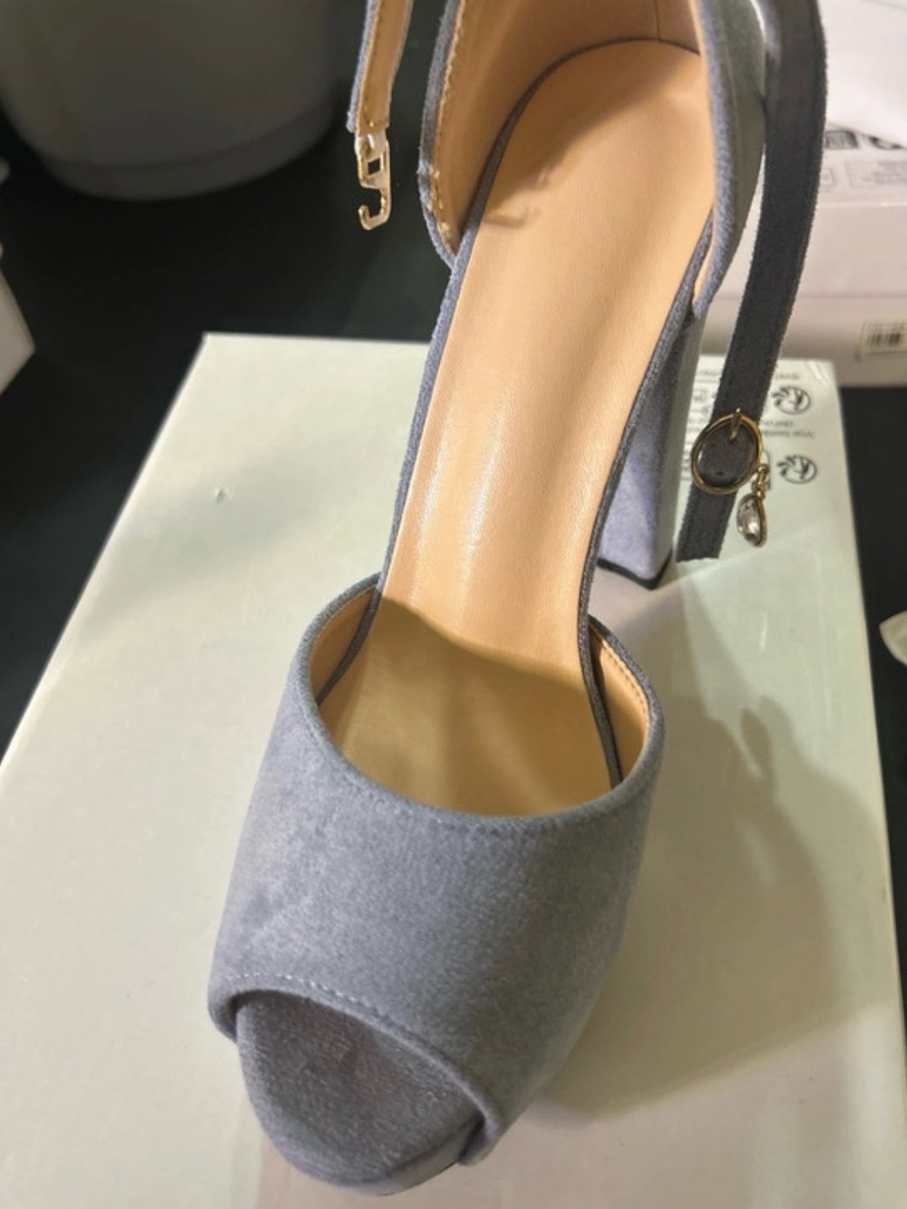 SHEIN Gray Suede Open-Toe Block Heel Sandals with Ankle Strap